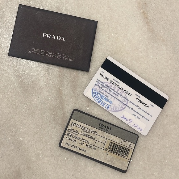 Prada Saffiano Bow Zippy Wallet - Picture 3 of 17